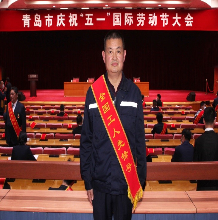 焊花点亮奋斗的青春 全国工人先锋号：银河集团股份铝焊接班(图2)